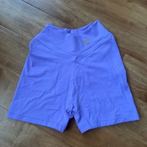 CLS seamless front scrunch shorts
